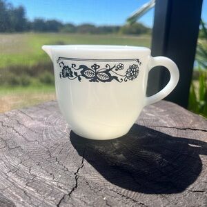 Corelle Corning Pyrex Glass Old Town Blue Onion Creamer 5 ounce Vintage USA